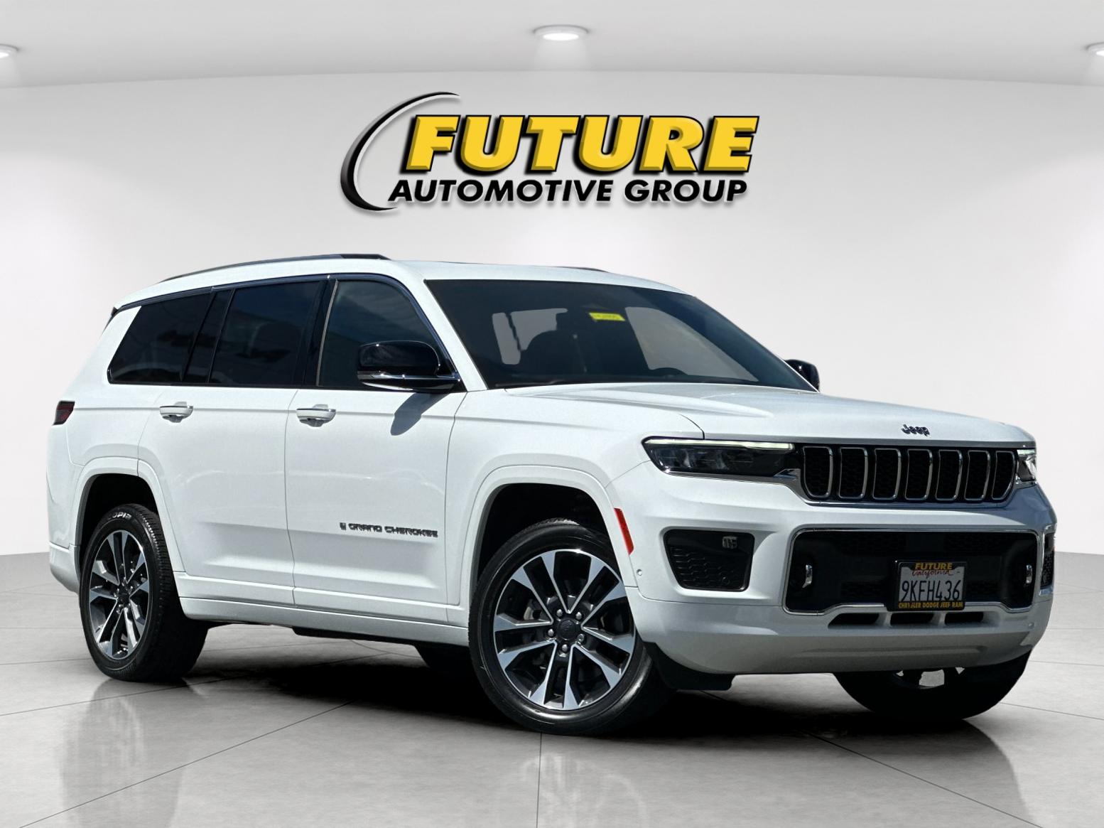 Used 2024 White Jeep Overland image 2