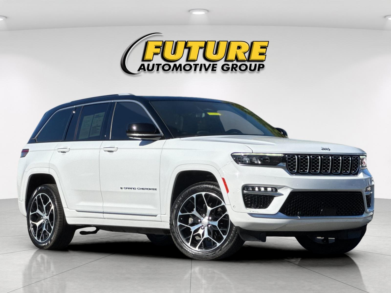 Used 2023 White Jeep Summit Reserve 4xe image 2