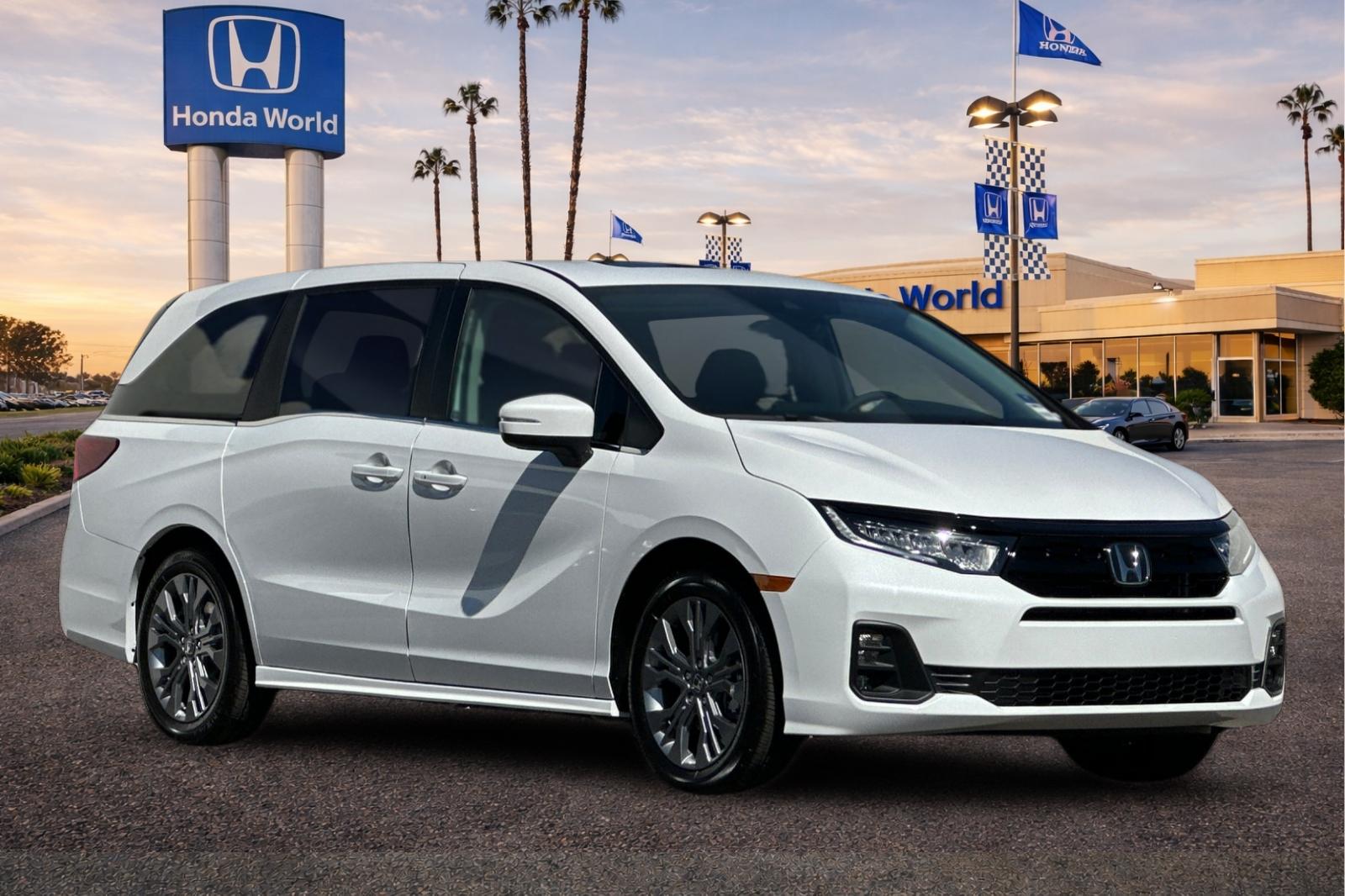 New 2026 Solar Silver Metallic Honda Touring image 2
