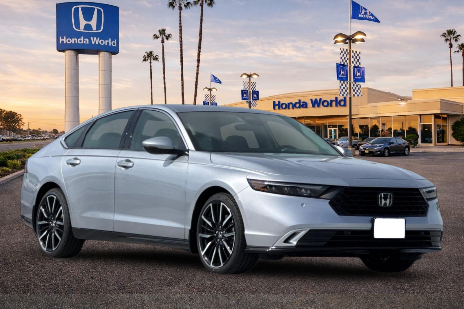 New 2026 Solar Silver Metallic Honda Touring image 2