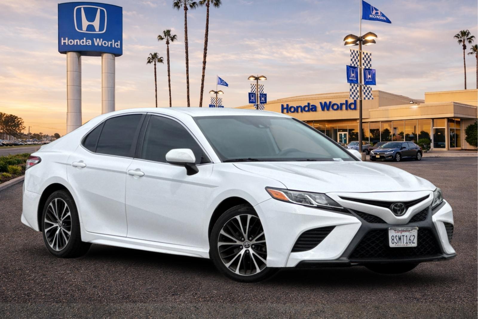 Used 2020 Toyota Camry SE with VIN 4T1G11AK0LU947050 for sale in Westminster, CA