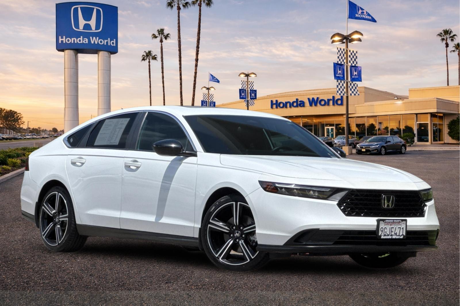 Certified Used 2023 Platinum White Pearl Honda Sport image 2