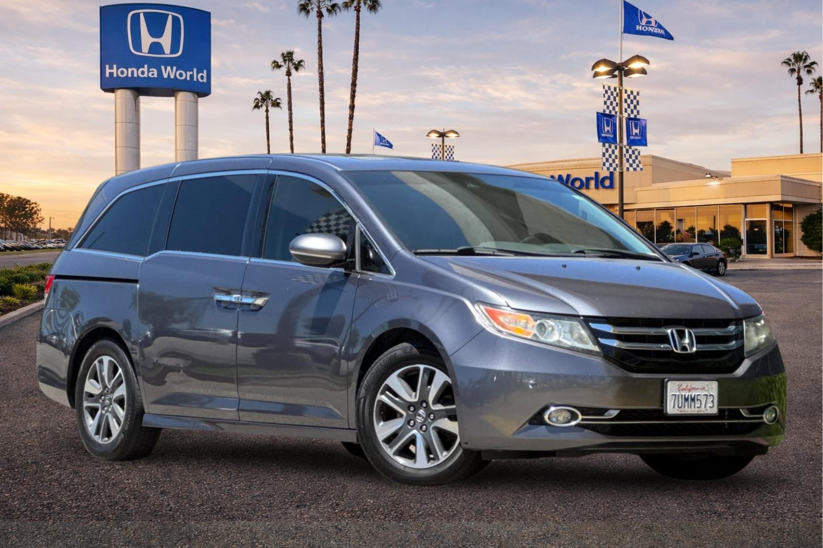 Certified Used 2016 Modern Steel Metallic Honda Touring Elite image 2