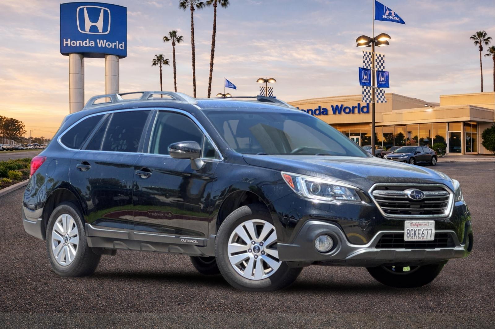 Used 2019 Crystal Black Silica Subaru 2.5i Premium image 2
