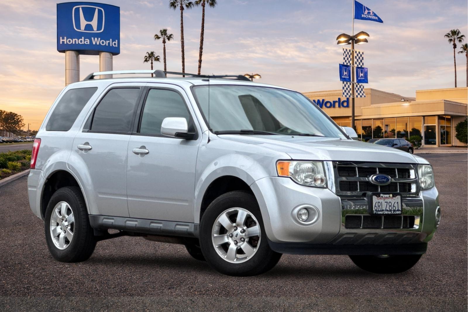 Used 2011 Ingot Silver Ford Limited image 2