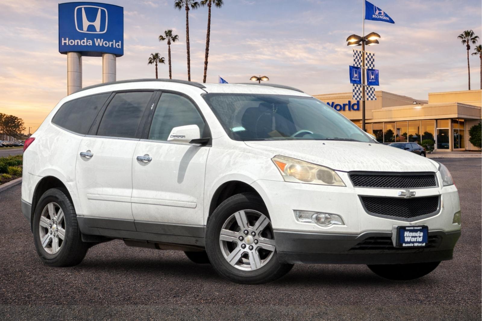 Used 2011 White Chevrolet 2LT image 2