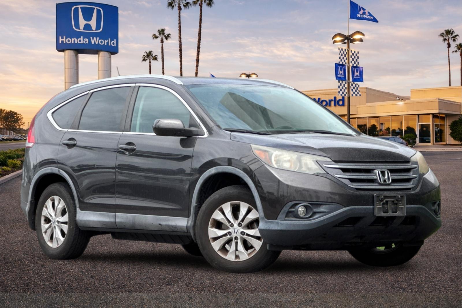 Used 2014 Urban Titanium Metallic Honda EX-L image 2