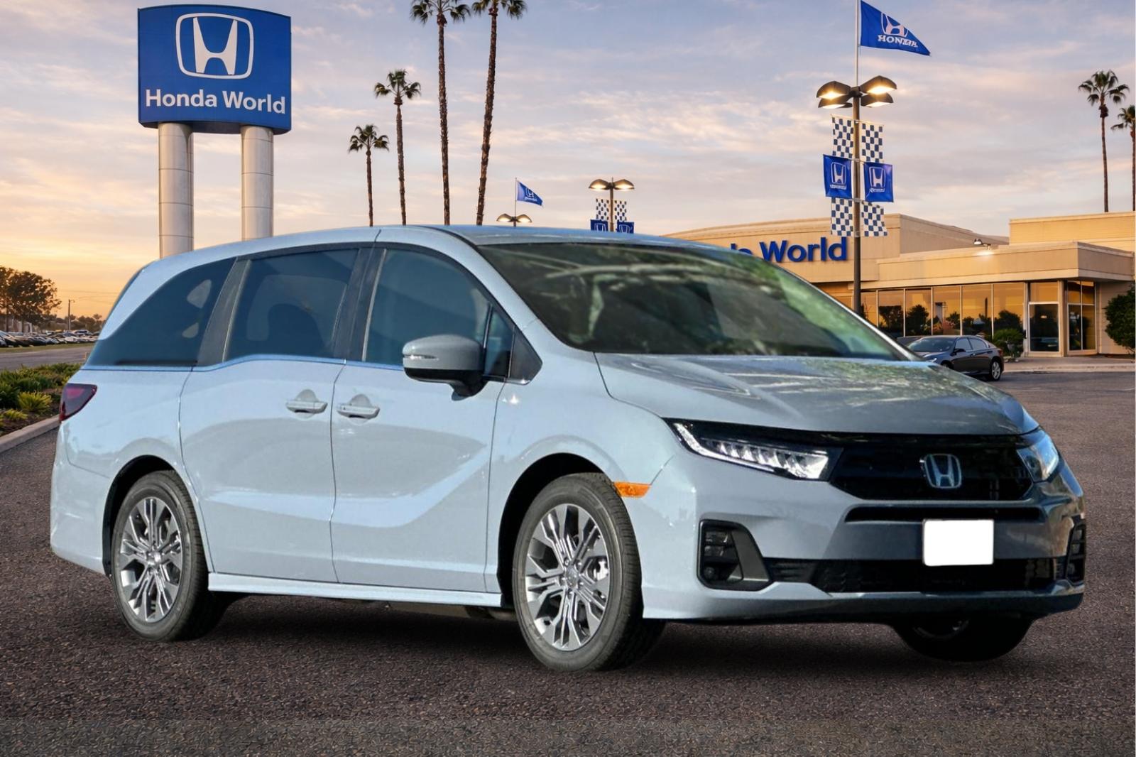 New 2026 Sonic Gray Pearl Honda Touring image 2
