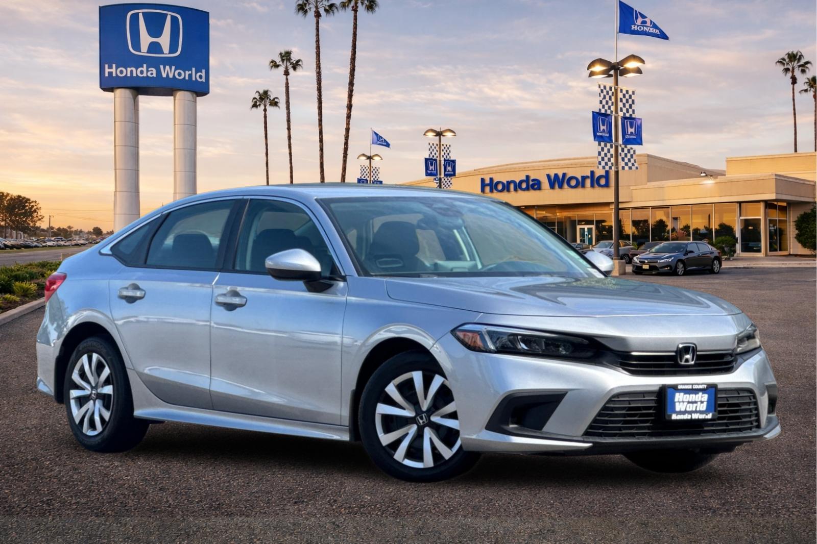 Certified Used 2024 Lunar Silver Metallic Honda LX image 2
