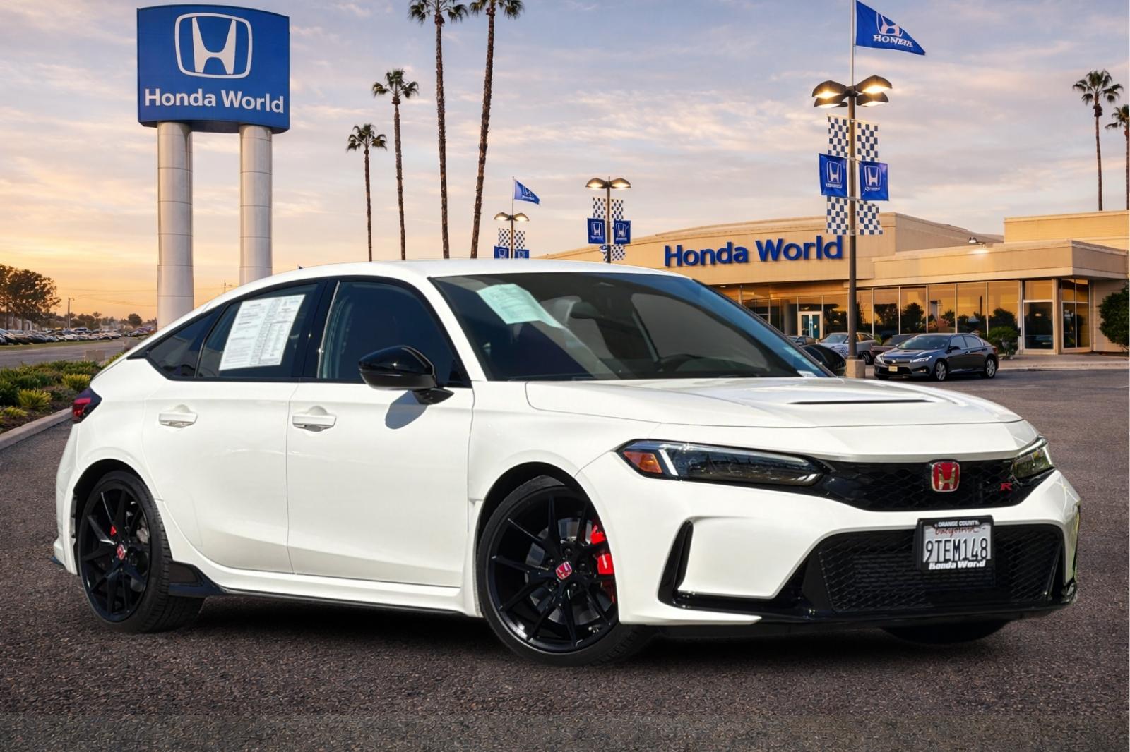 Certified Used 2025 Championship White Honda  image 2
