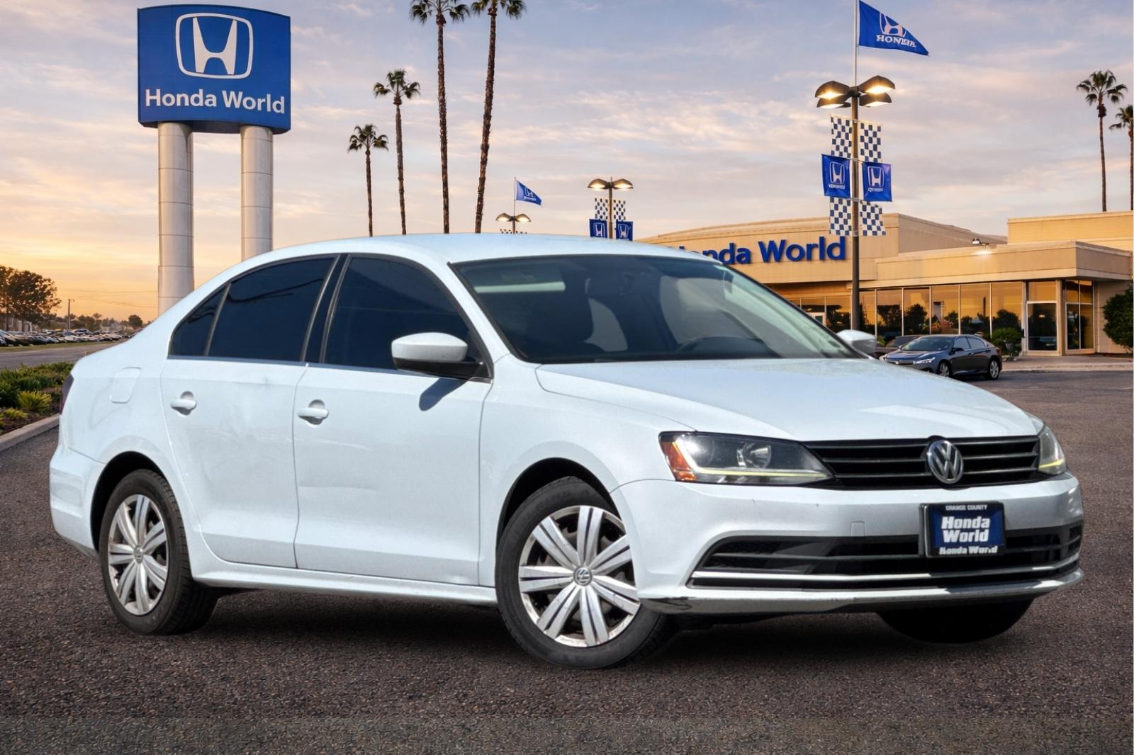 Used 2017 White Silver Metallic Volkswagen 1.4T S image 2