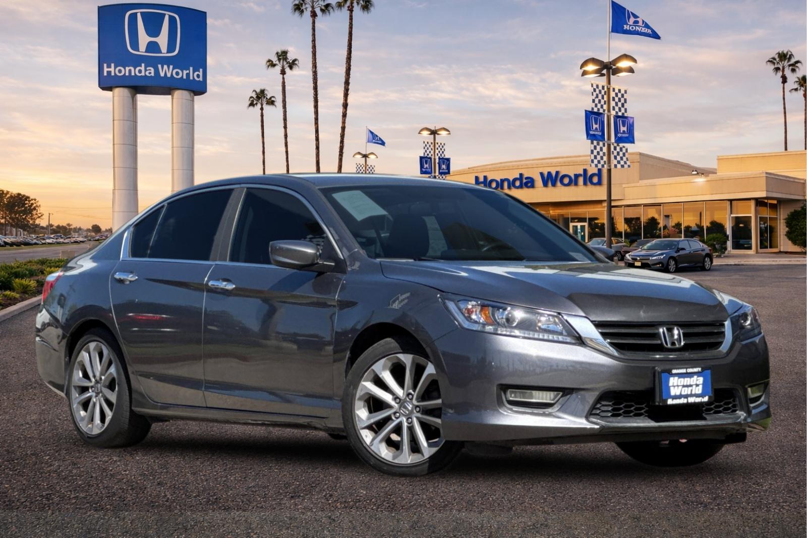Used 2013 Modern Steel Metallic Honda Sport image 2