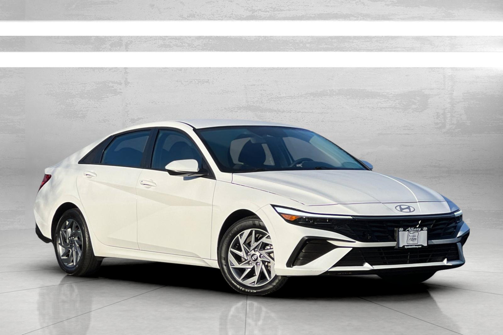 2024 Hyundai Elantra SEL's photo