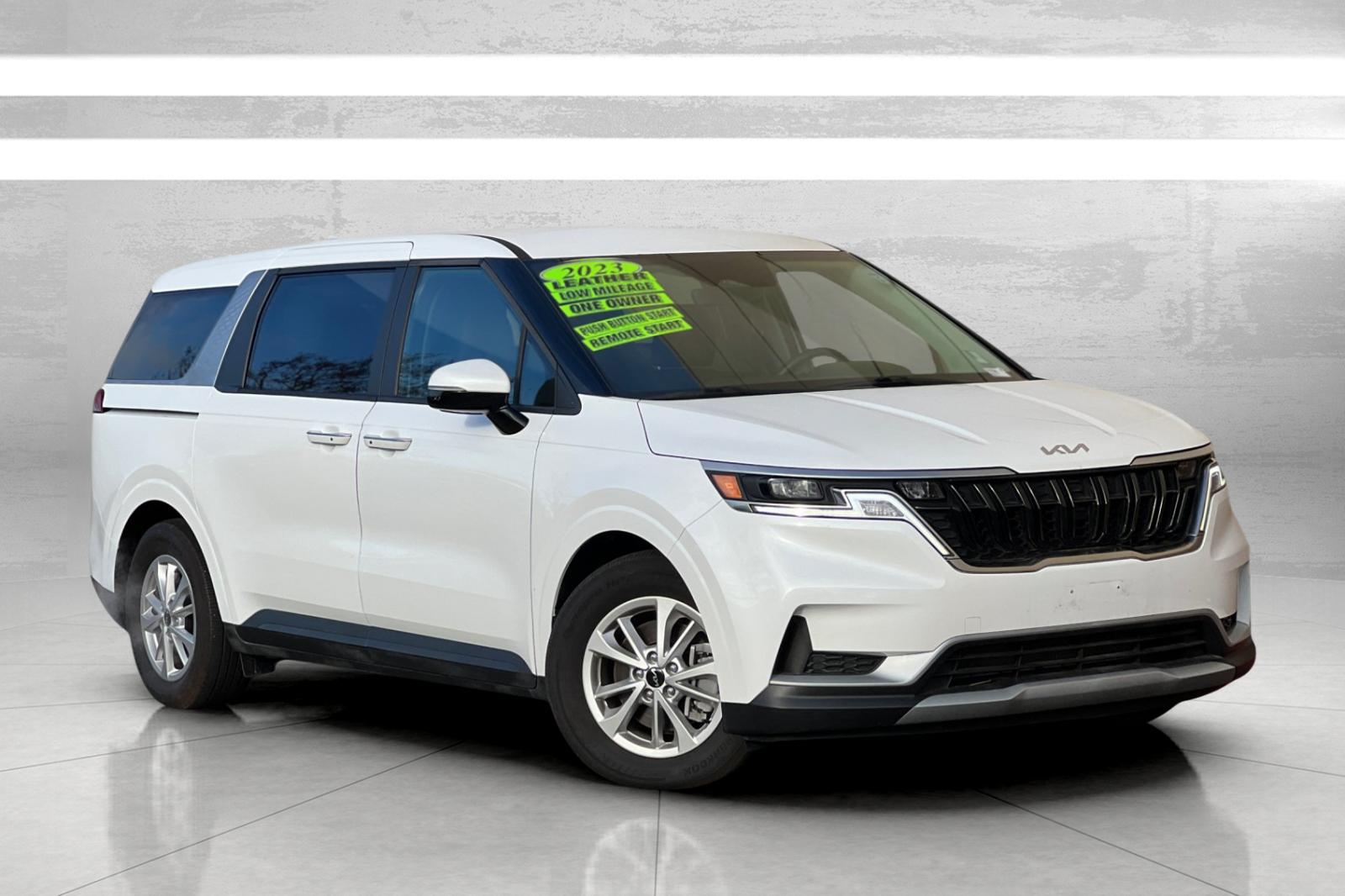 2023 Kia Carnival LX Seat Pkg's photo