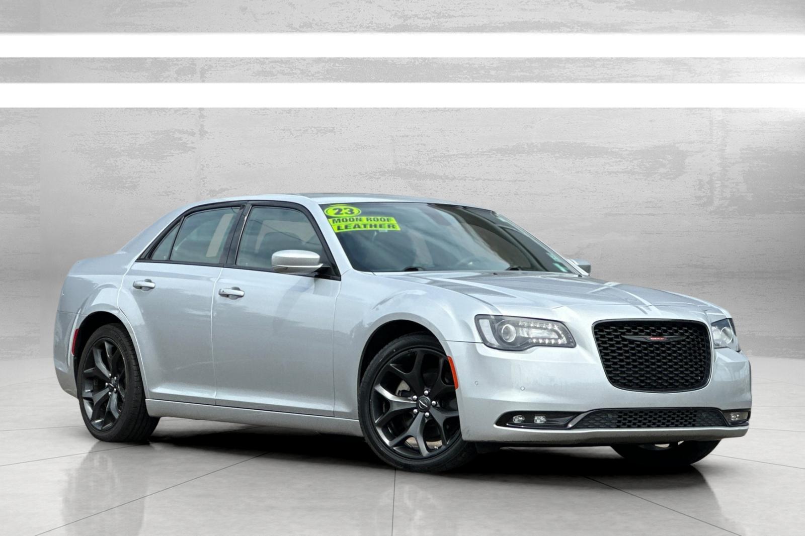 2023 Chrysler 300 S's photo