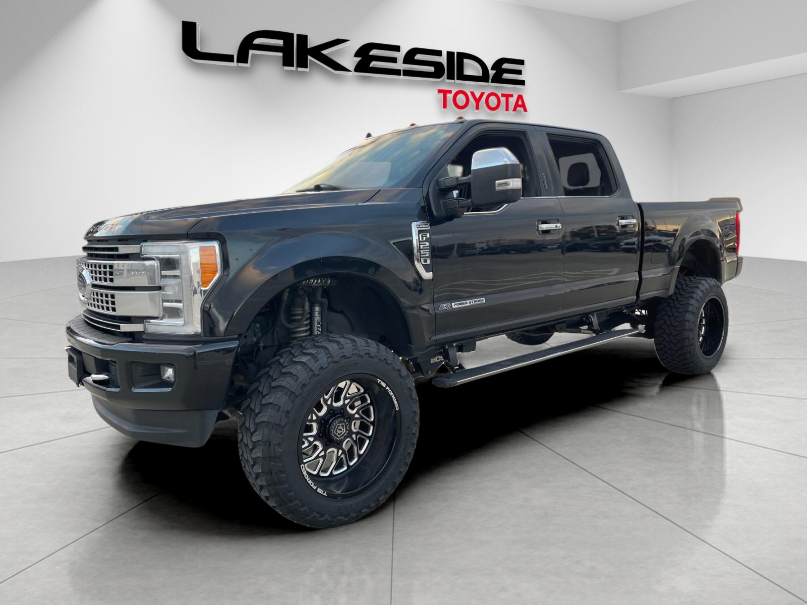 2019 Ford F-250 Super Duty Platinum's photo