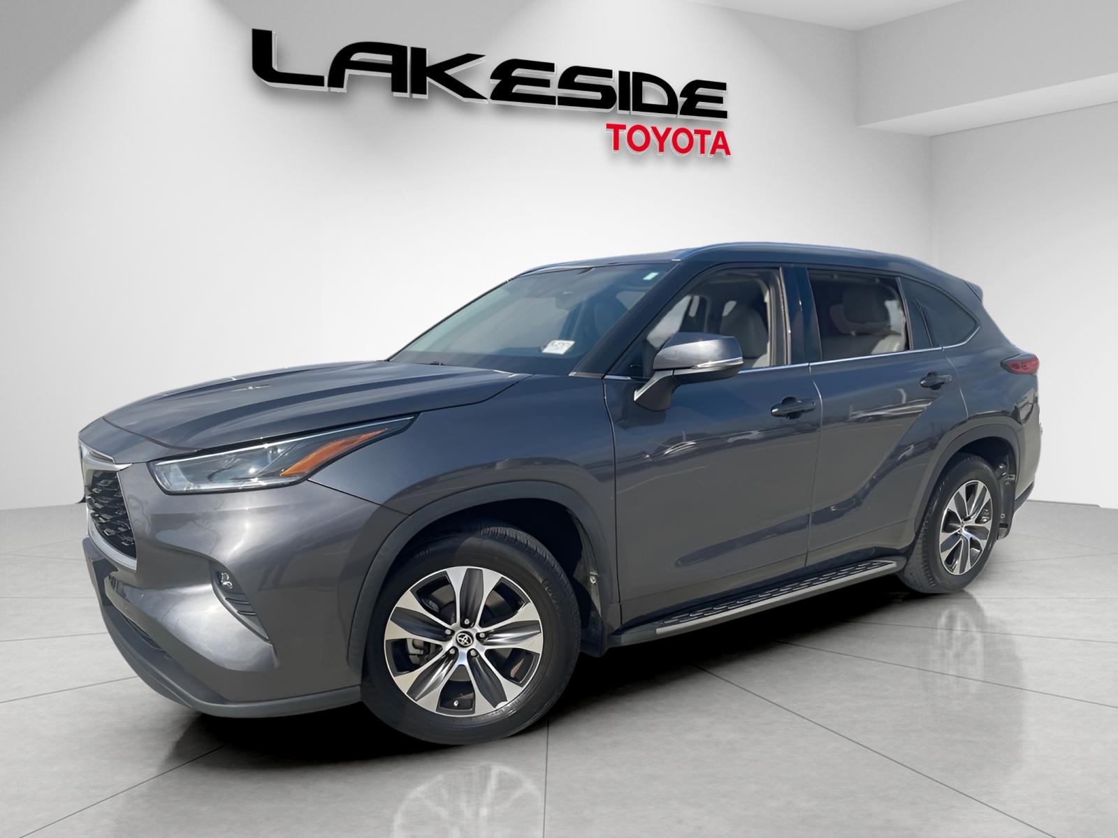 2021 Toyota Highlander XLE's photo