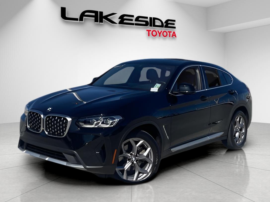 2022 BMW X4 30i's photo