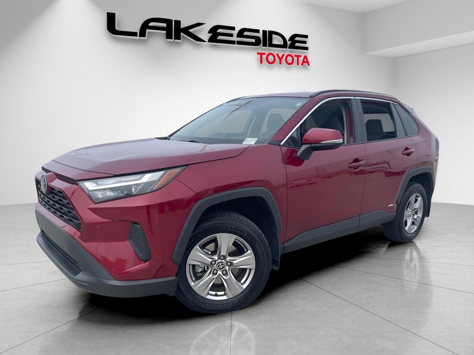 2022 Toyota RAV4 XLE's photo