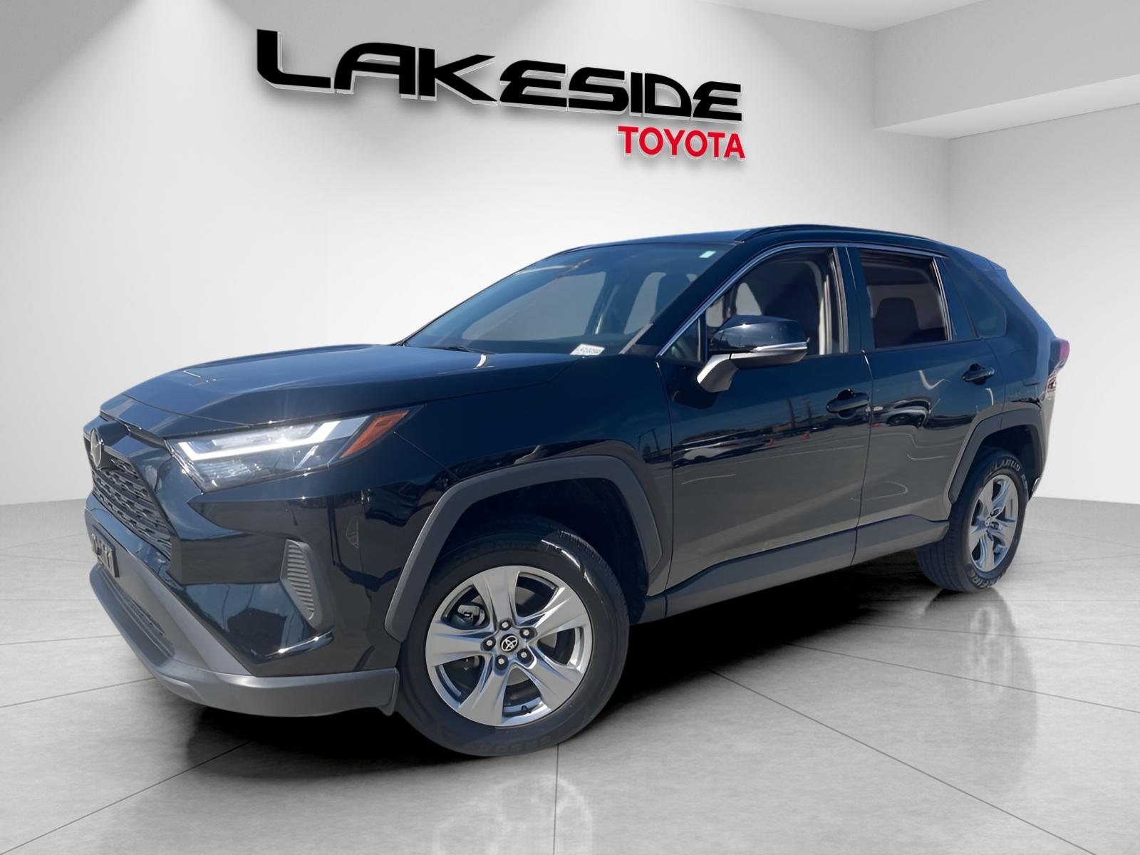2023 Toyota RAV4 XLE's photo