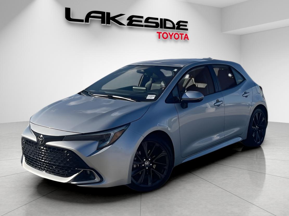 2023 Toyota Corolla Hatchback XSE's photo