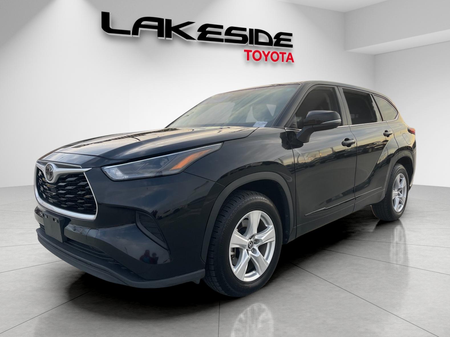 2023 Toyota Highlander L's photo