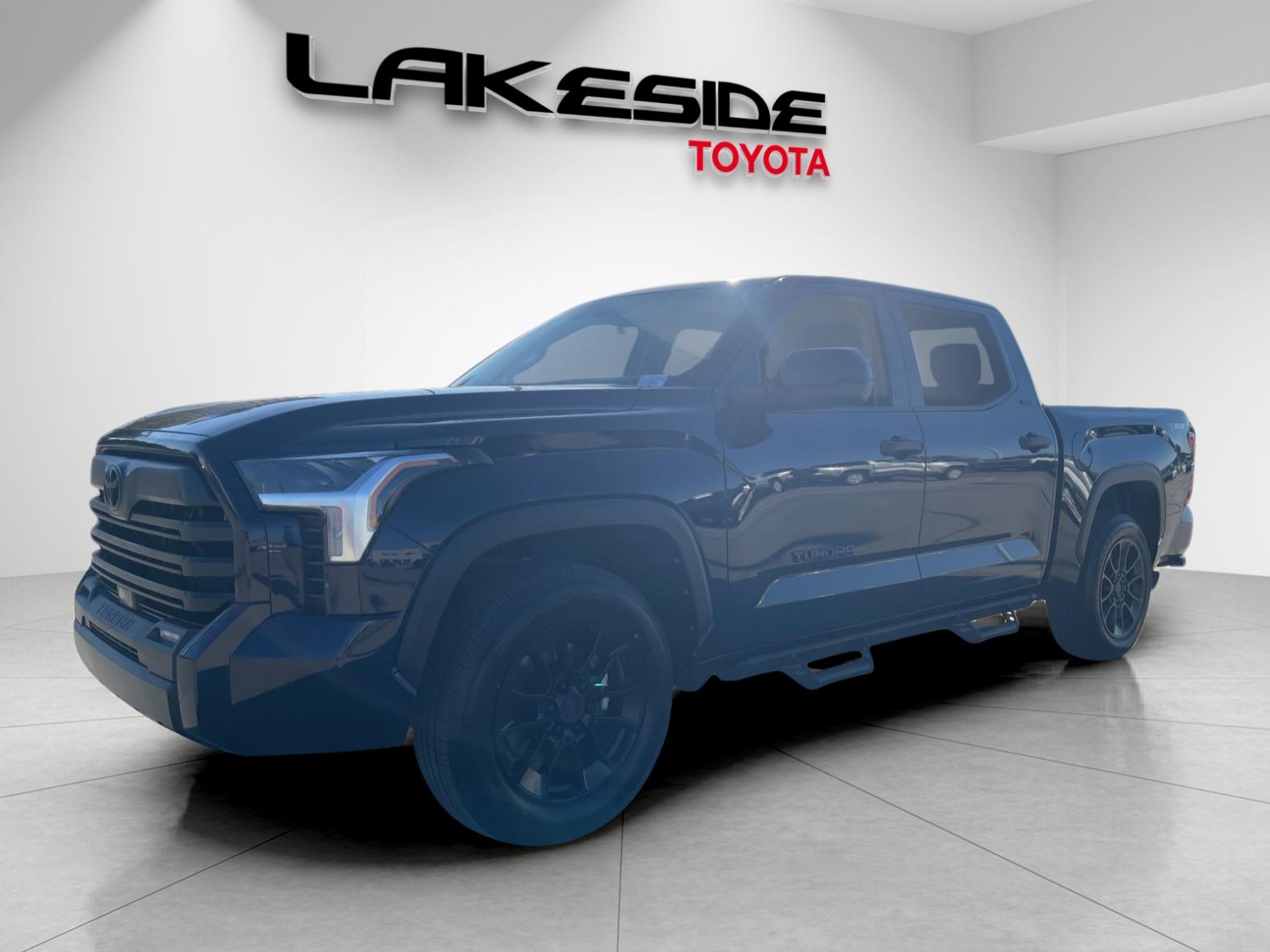 2023 Toyota Tundra SR5's photo