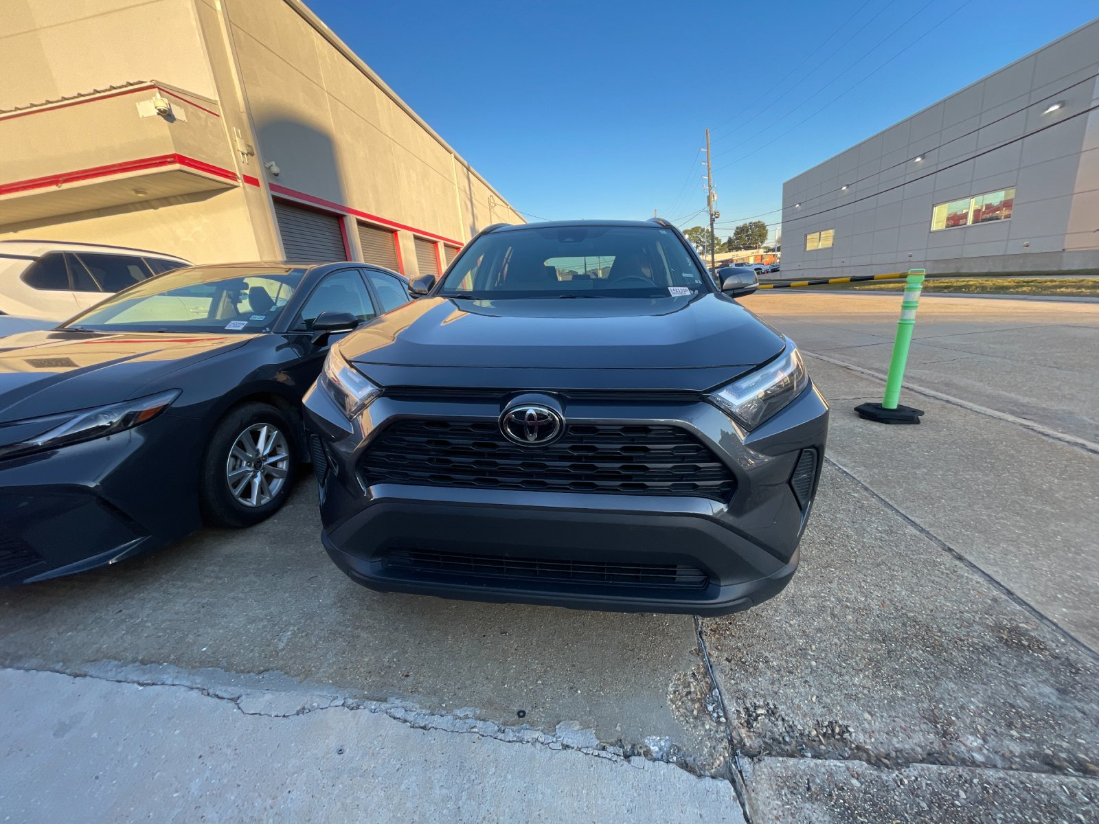 2024 Toyota RAV4 XLE's photo