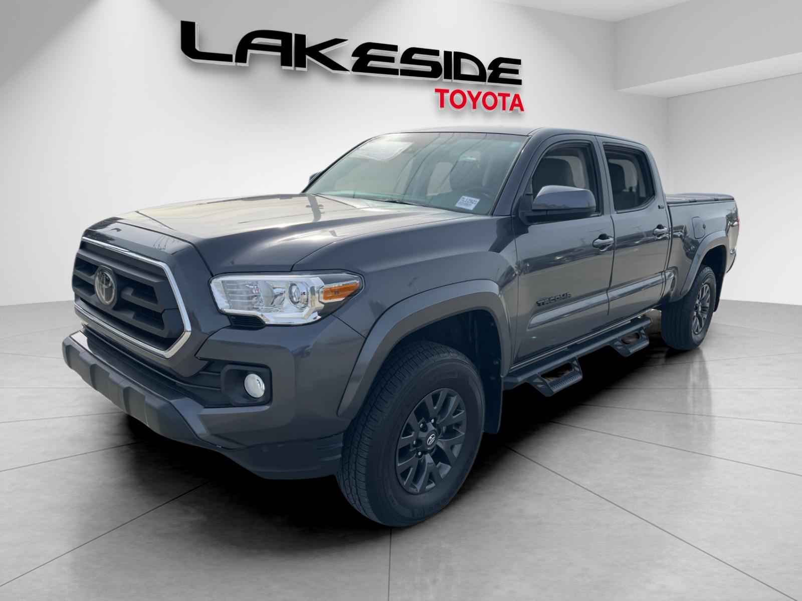 2023 Toyota Tacoma SR5's photo