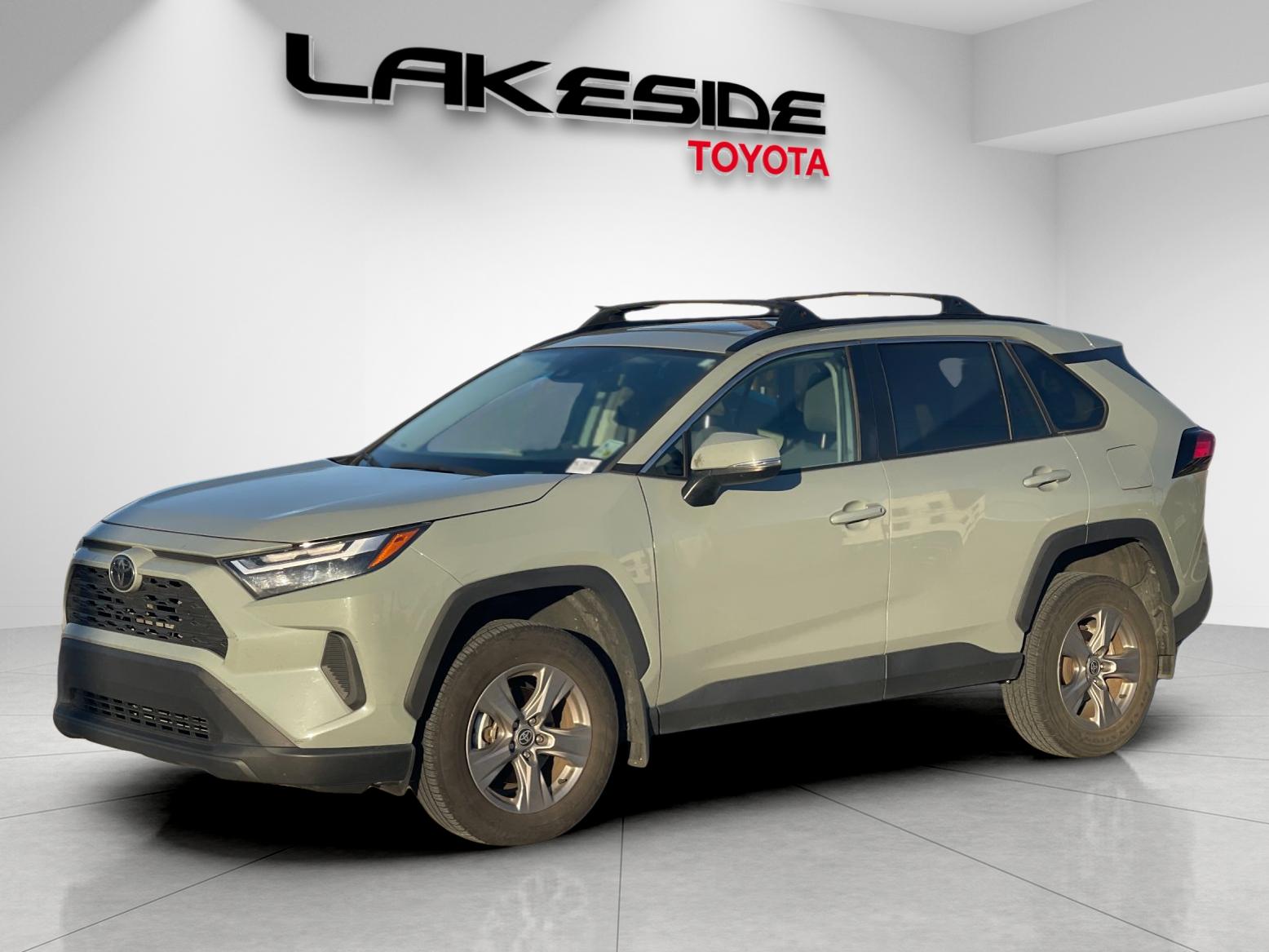 2023 Toyota RAV4 XLE's photo