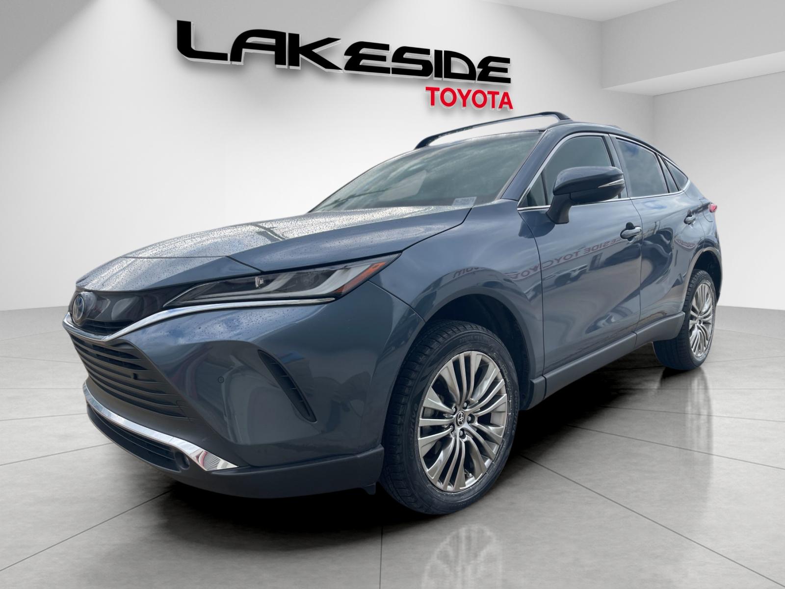 2023 Toyota Venza XLE's photo