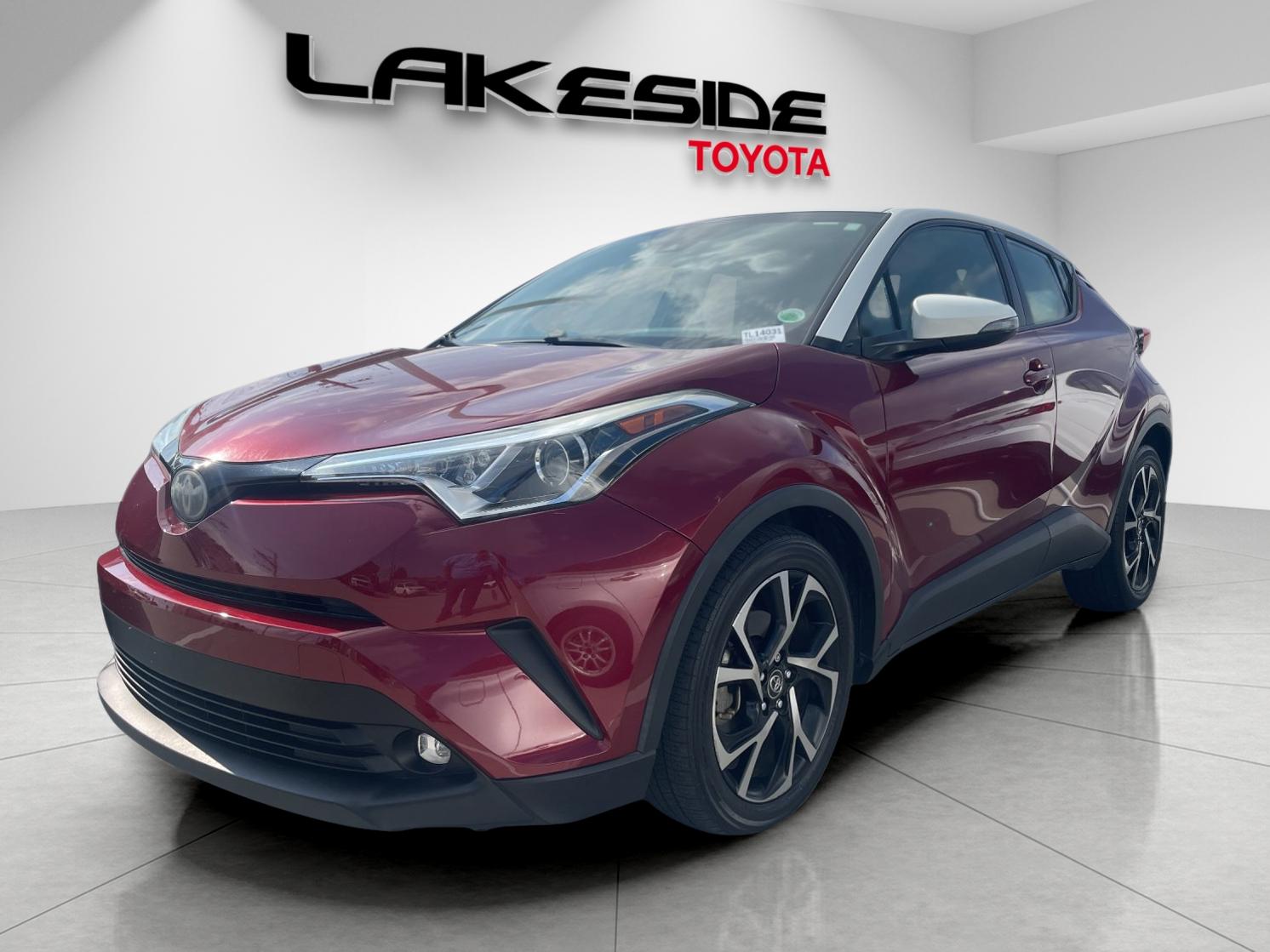 2018 Toyota C-HR XLE Premium's photo