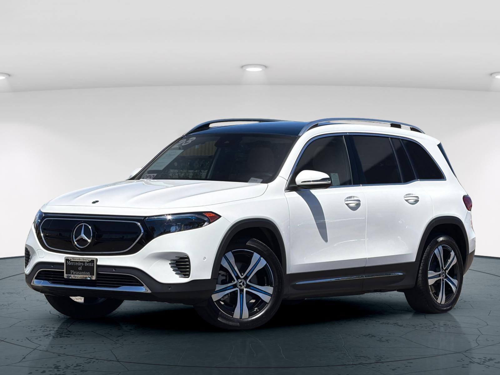 Certified Used 2023 Polar White Mercedes-Benz 300 4D Sport Utility 4MATIC® image 2
