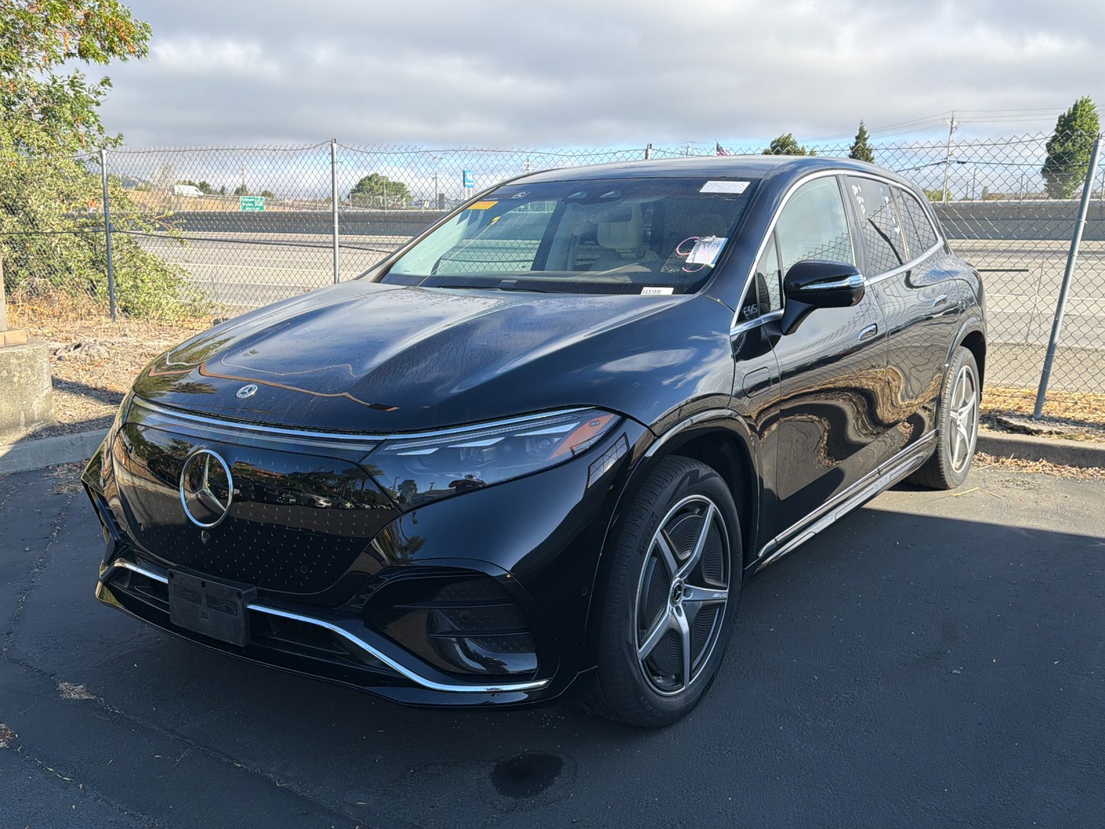 Certified Used 2023 Obsidian Black Metallic Mercedes-Benz 580 4D Sport Utility 4MATIC® image 2