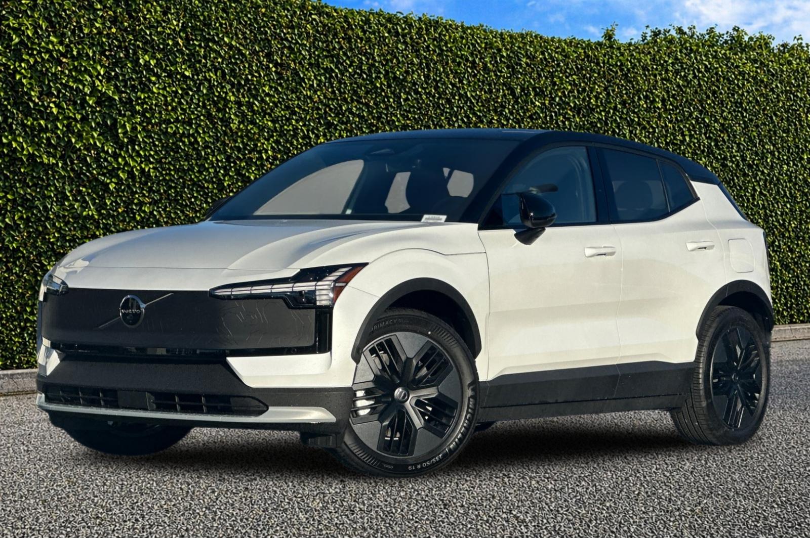 New 2026 Crystal White Volvo Ultra image 2