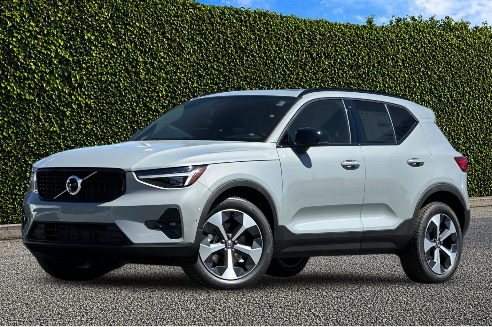 New 2026 Vapour Grey Volvo Plus image 2