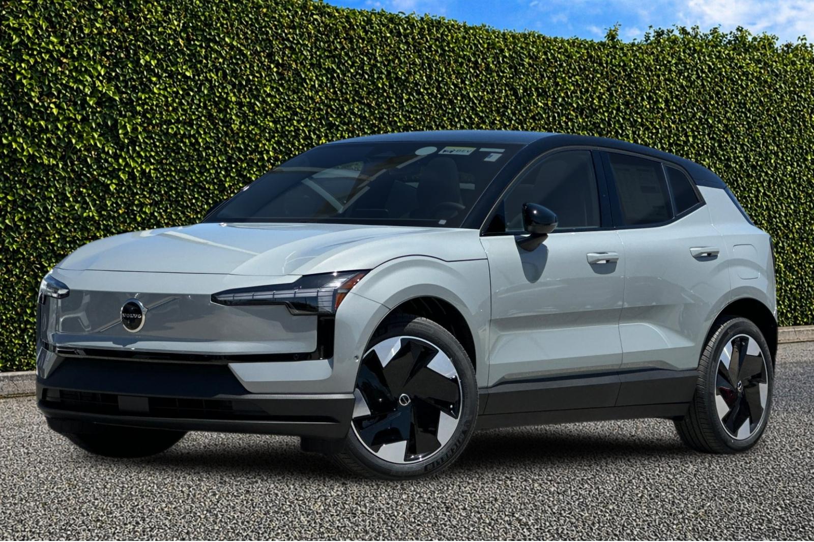 New 2026 Vapour Grey Volvo Ultra image 2