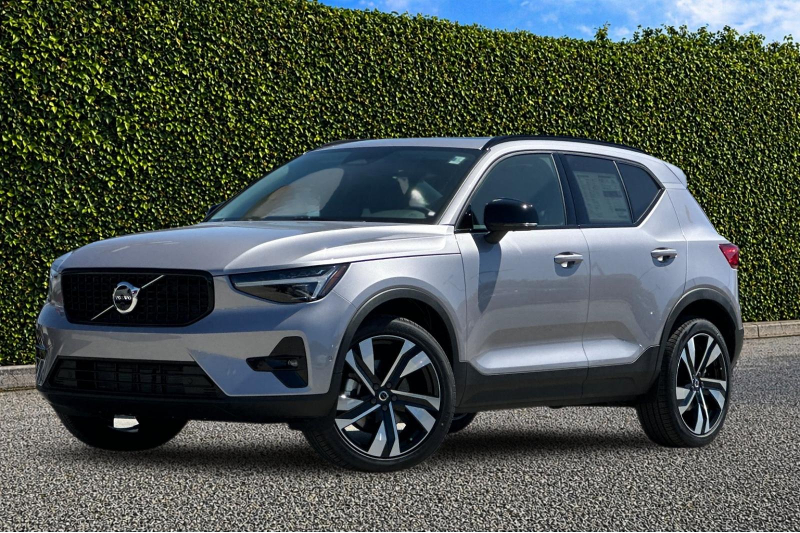New 2026 Aurora Silver Volvo Ultra image 2