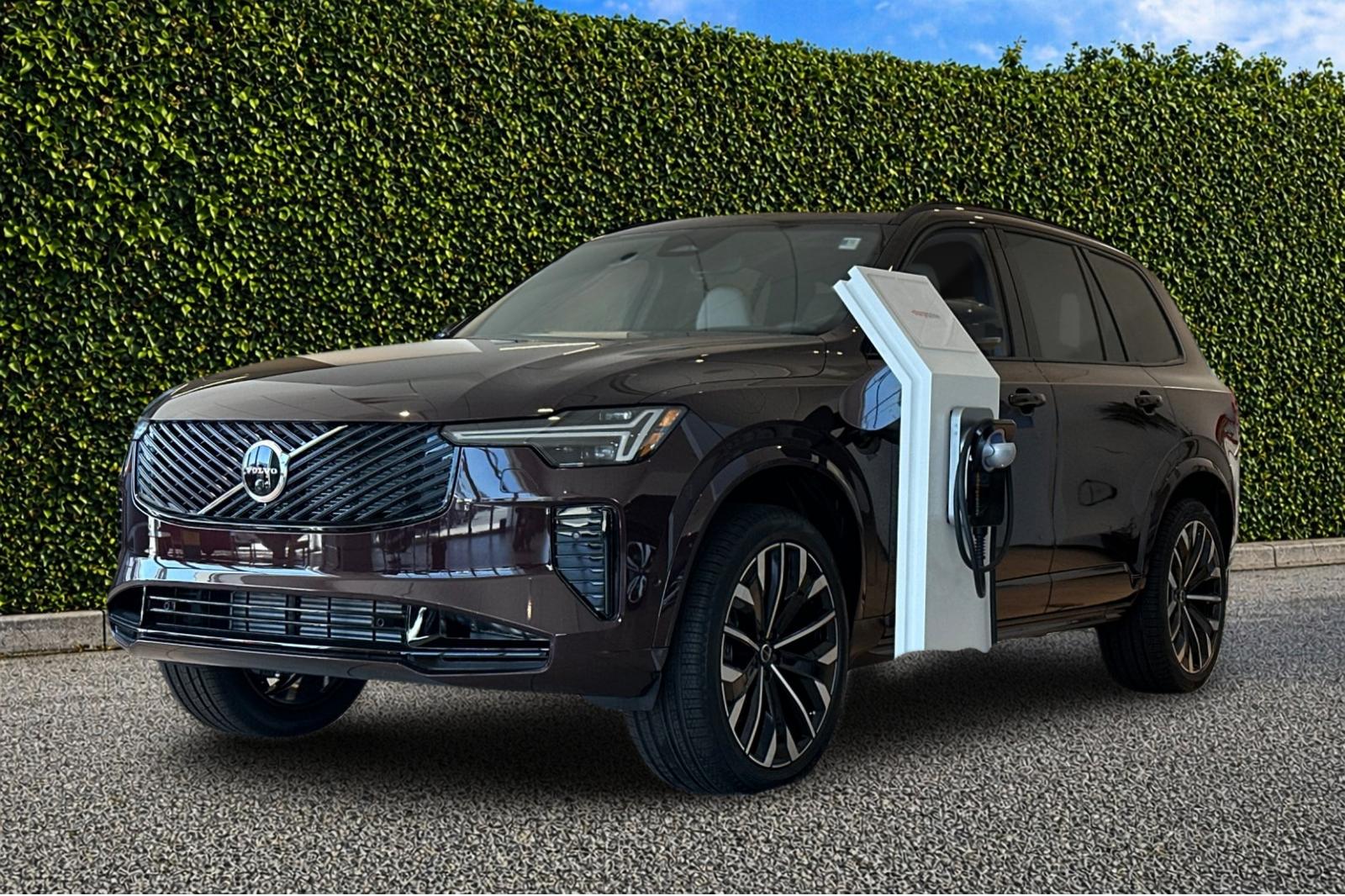 New 2026 Mulberry Red Volvo Ultra image 2