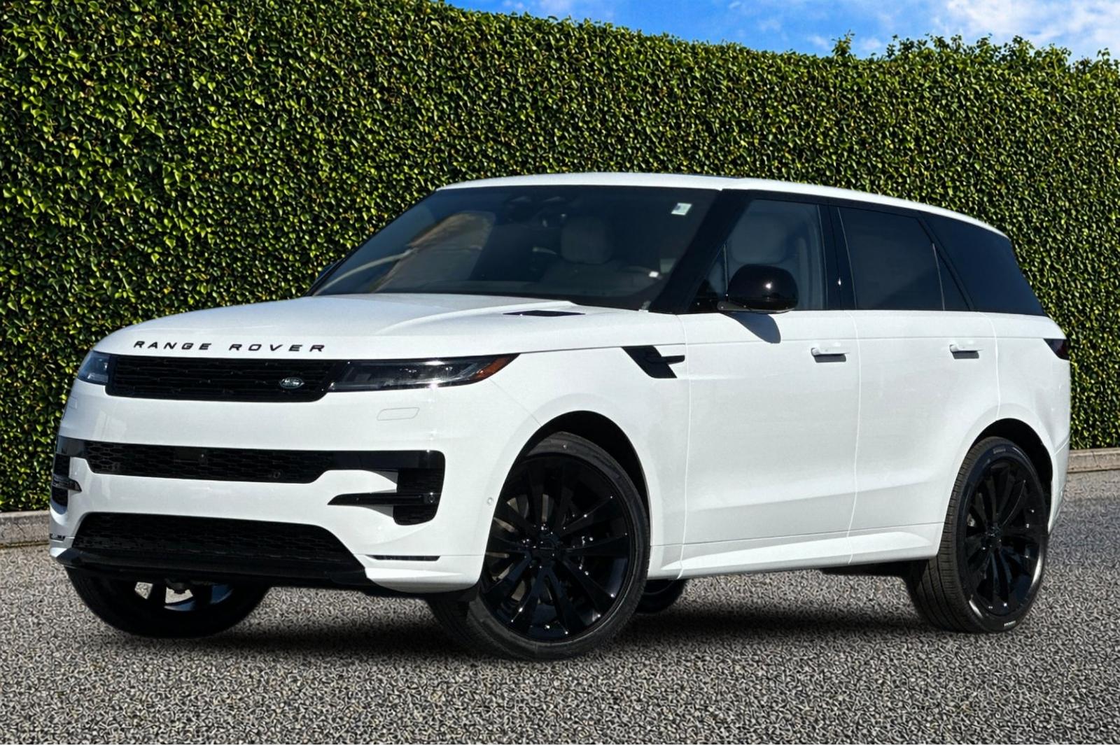 New 2026 Fuji White Land Rover Dynamic SE image 2