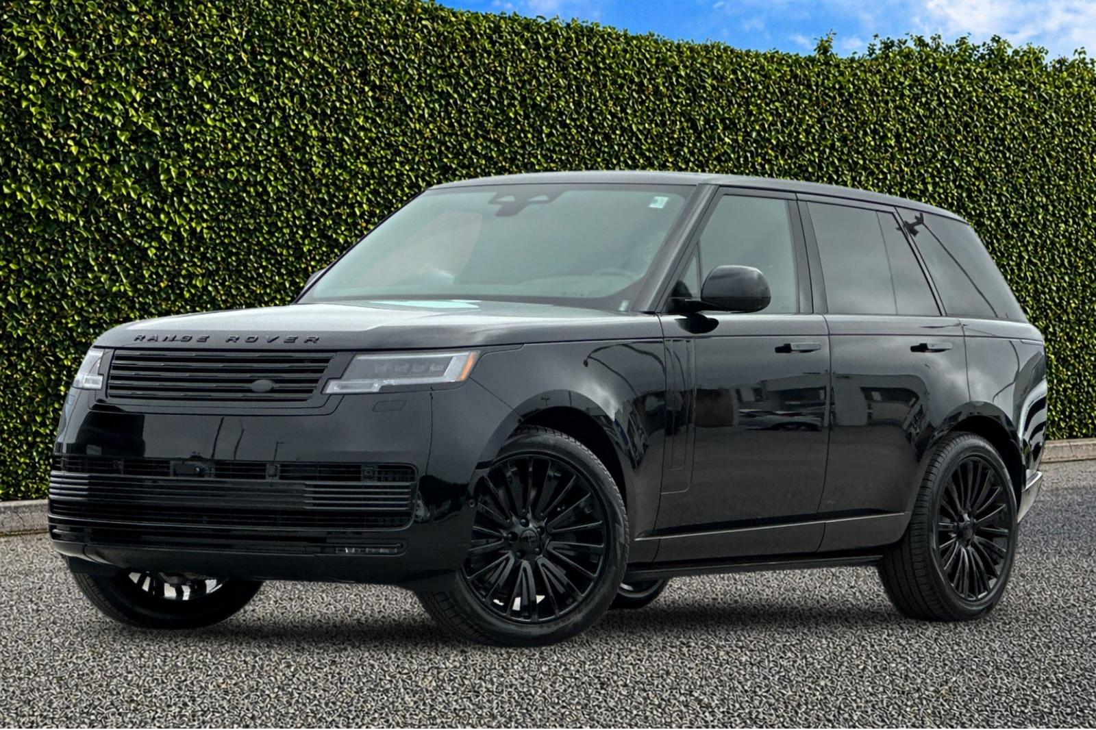 New 2026 Narvik Black Land Rover SV image 2
