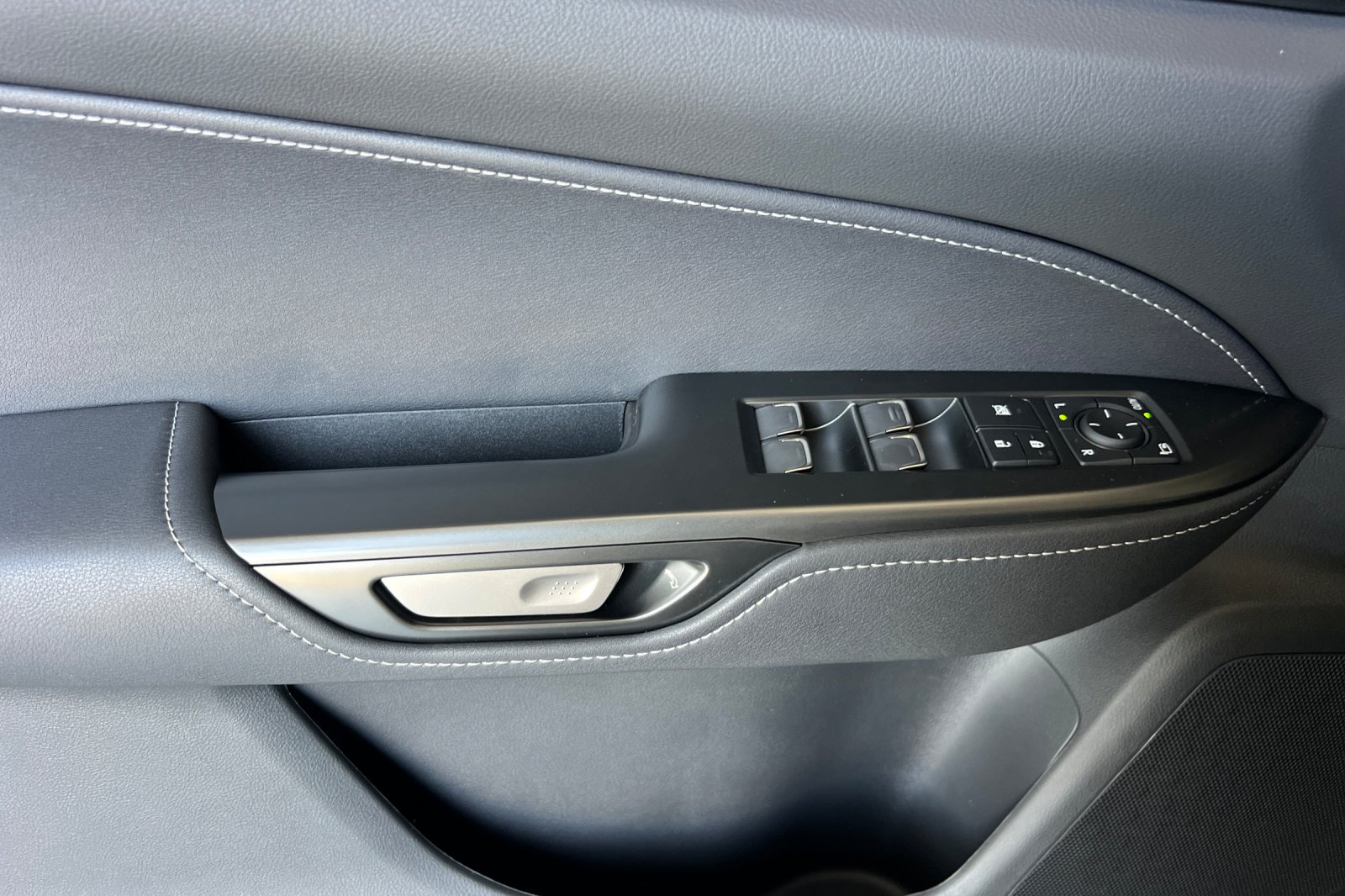 2026 Lexus NX 350 AWD photo 9