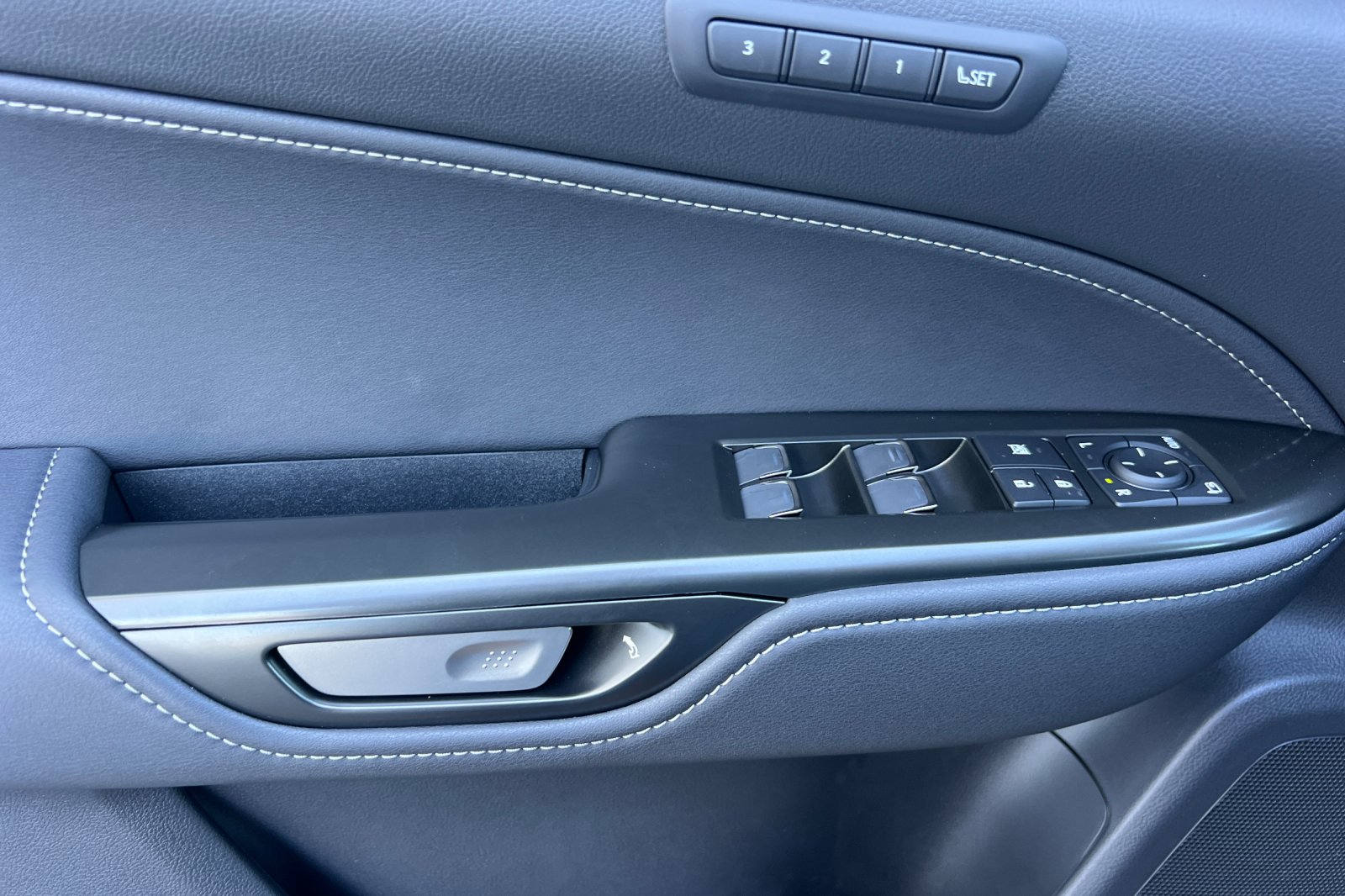 2026 Lexus NX 350h Premium AWD photo 9