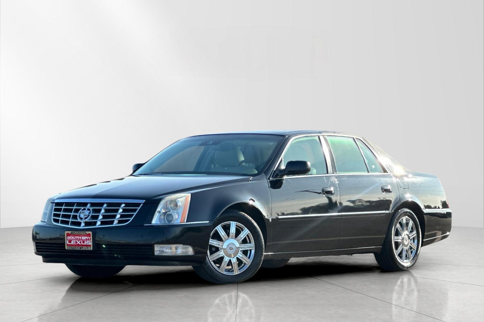 2008 Cadillac DTS 1SD's photo