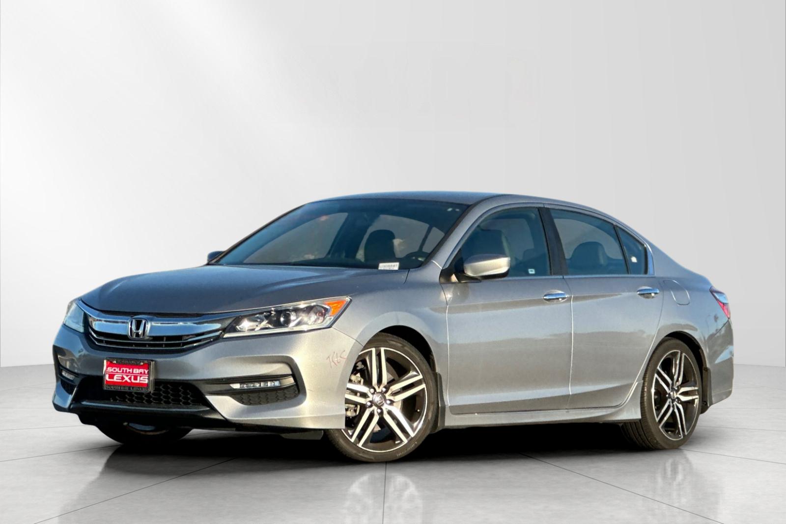 2016 Honda Accord Sport's photo