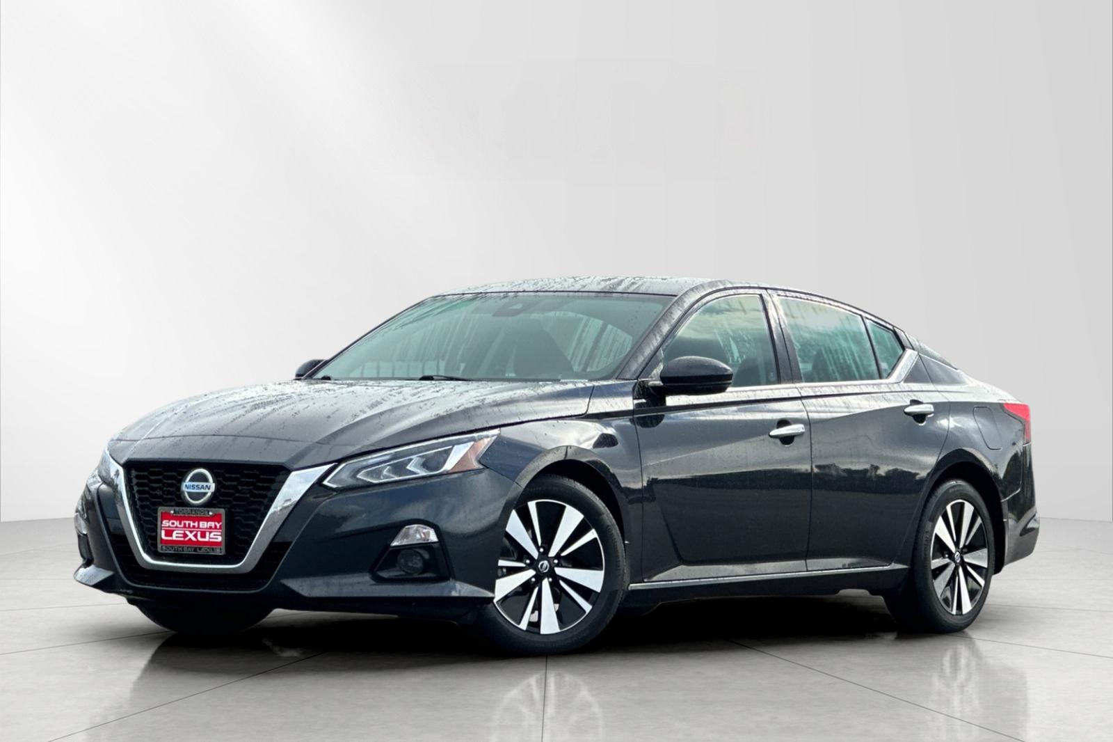 2022 Nissan Altima SL's photo