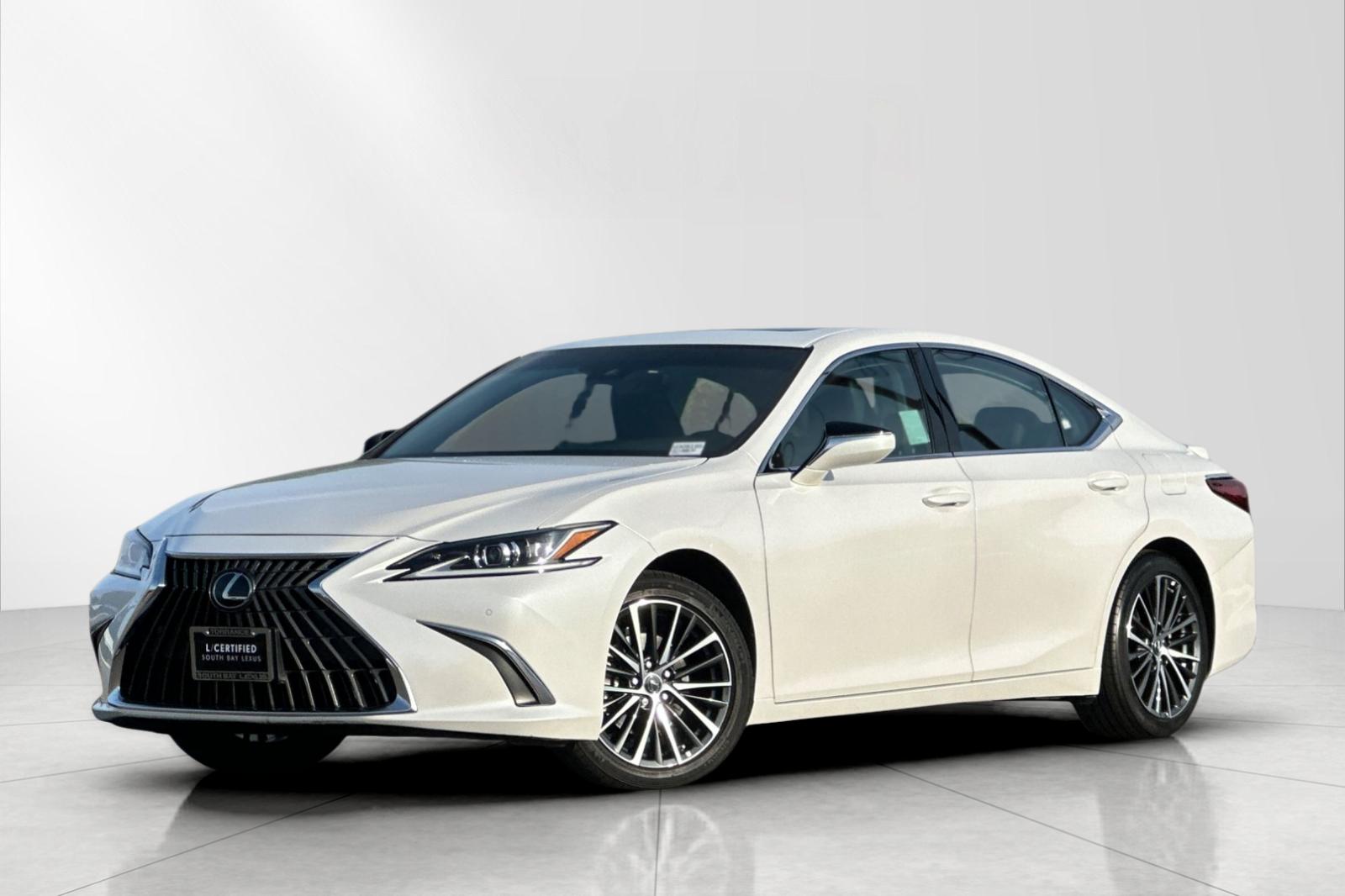 2025 Lexus ES Hybrid 300h's photo