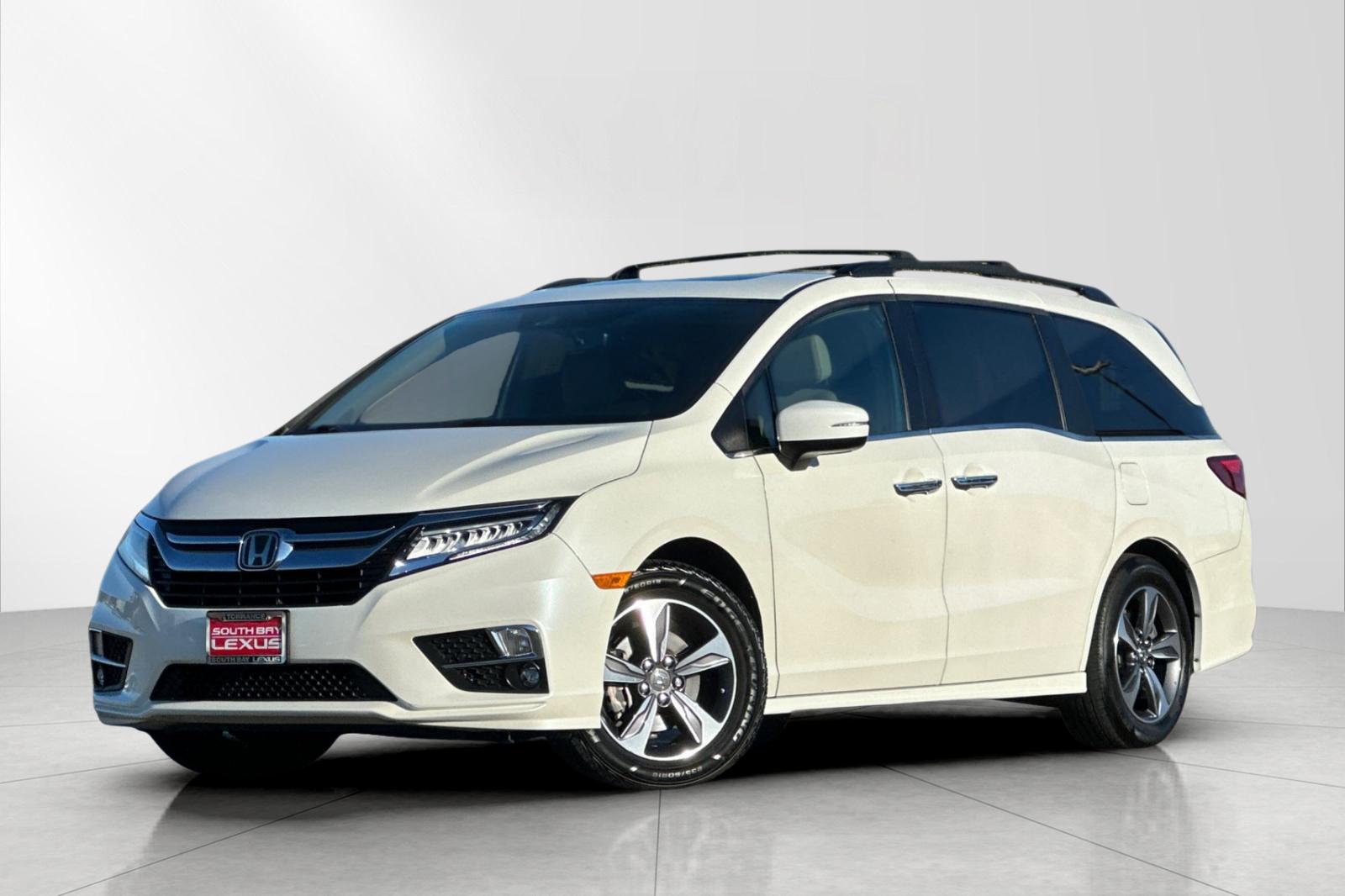 2018 Honda Odyssey Touring's photo