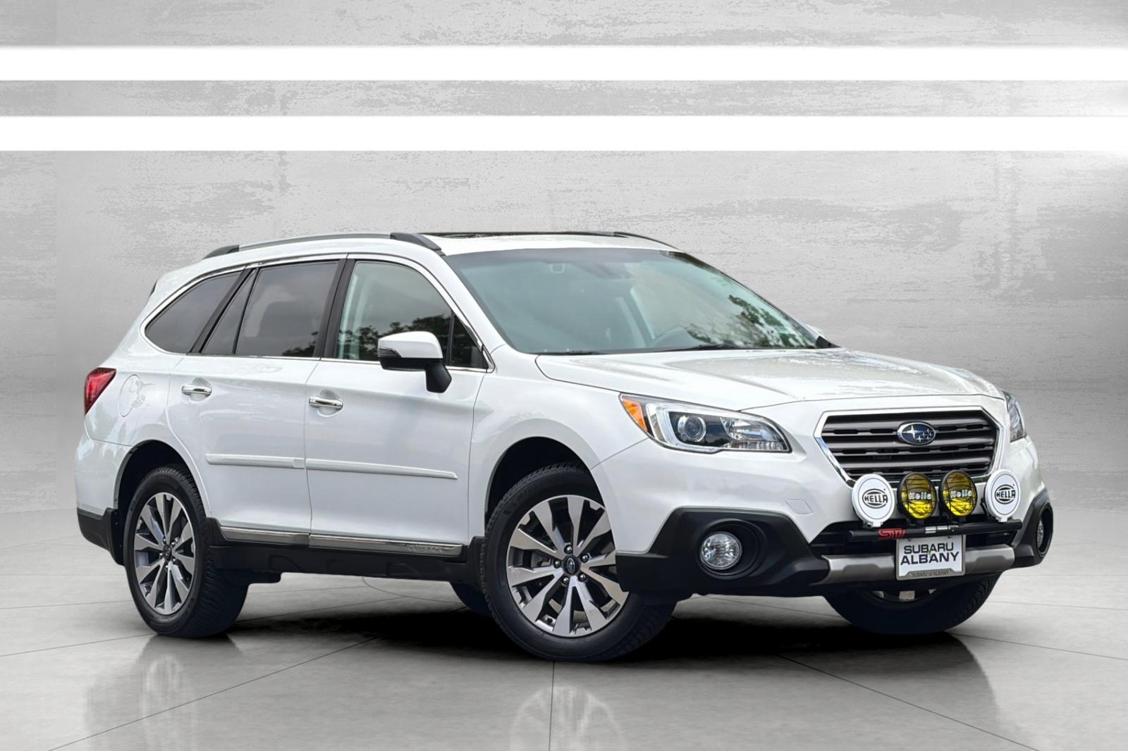 Used 2017 White Subaru 2.5i image 2