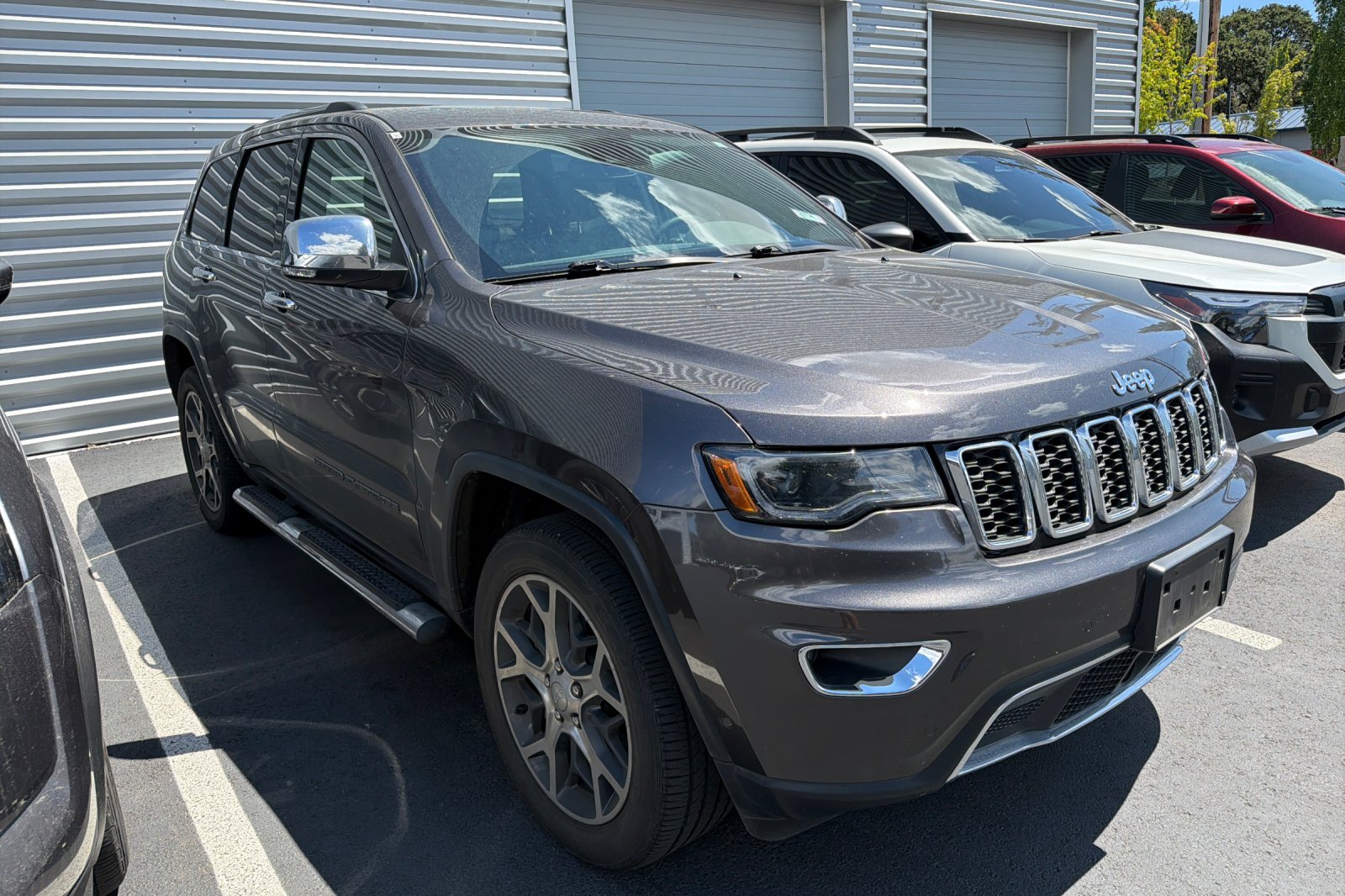 Used 2019 Gray Jeep Limited image 2